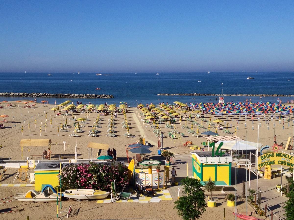 Hotel Tritone Rimini Exterior photo