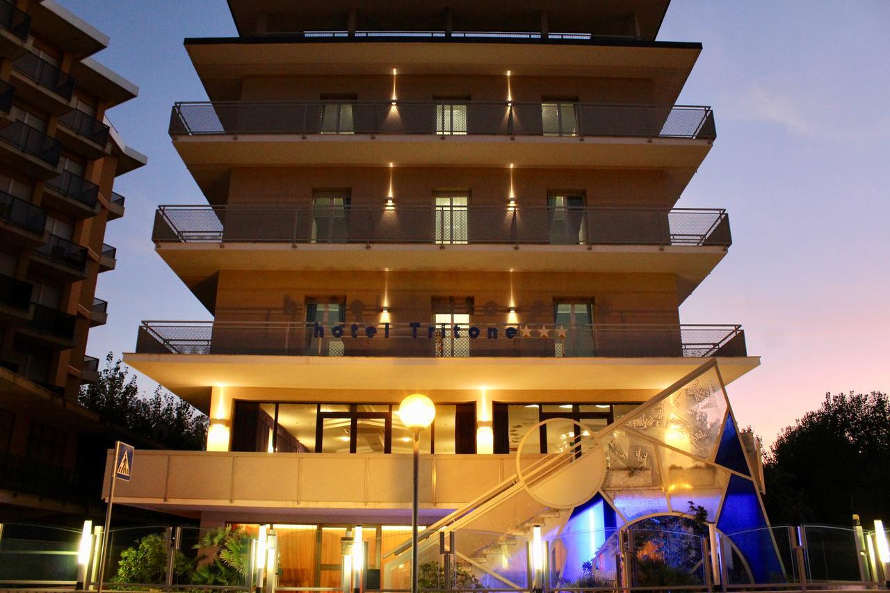 Hotel Tritone Rimini Exterior photo
